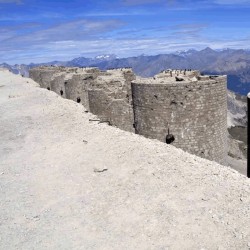 05 - La forteresse dans les nuages